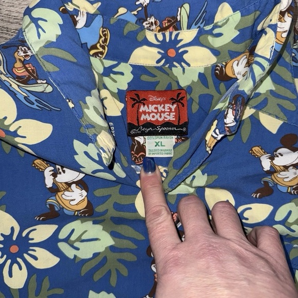 Vintage Reyn Spooner Disney Blue Floral Men's Shirt - Picture 4 of 6